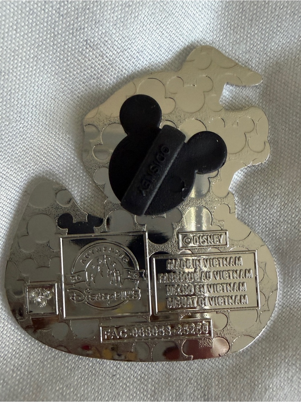 Disney | 101 Dalmatians Duck Pin - Picture 2 of 2